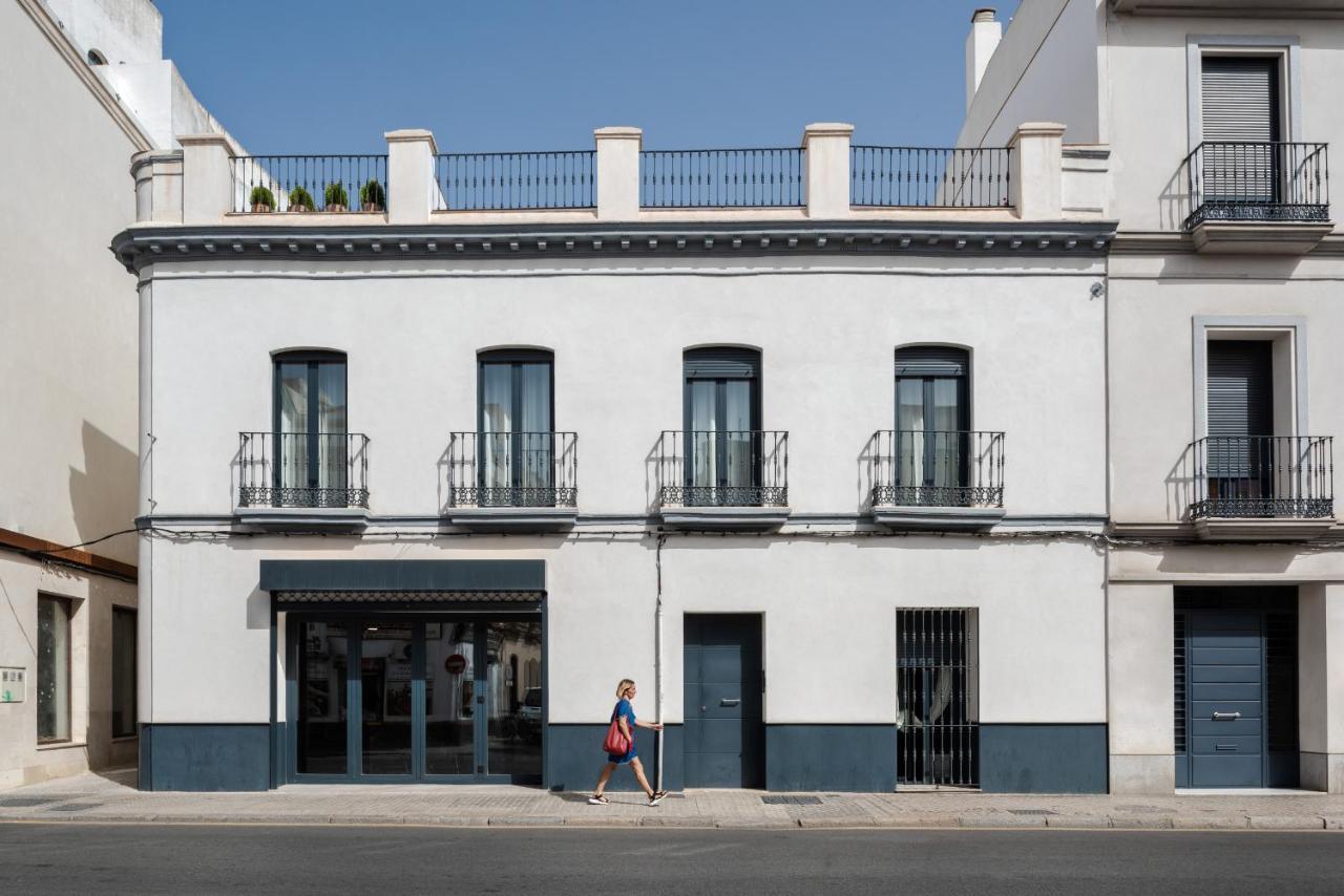 Komodo Puerta Osario Seville Exterior photo
